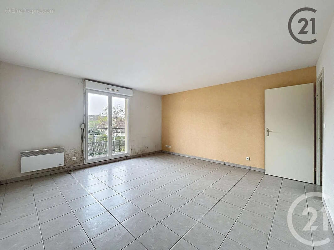 Appartement à VILLENEUVE-SUR-YONNE