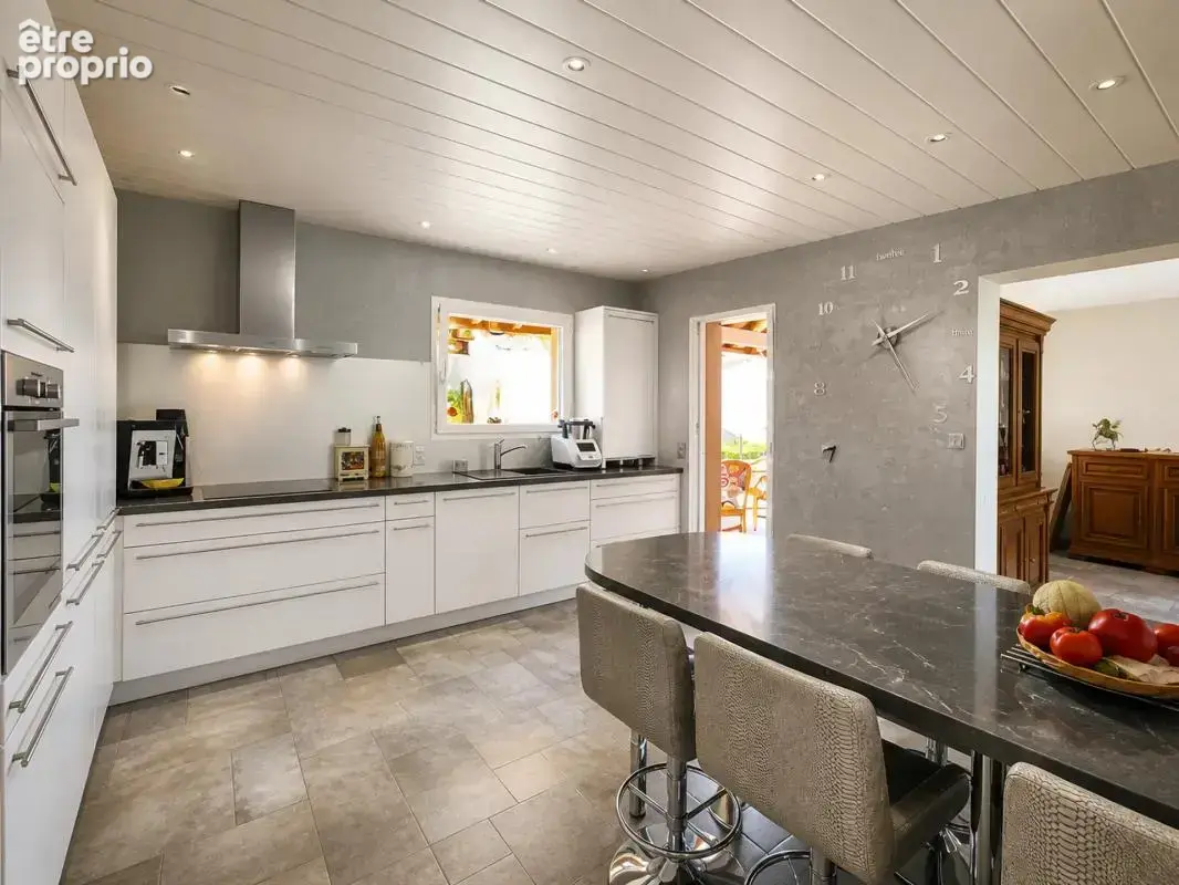 Maison de 8 pièces de 145 m² à Vinzier - photo 4