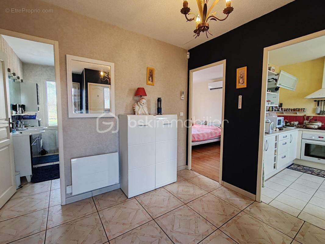 Maison à LES BORDES