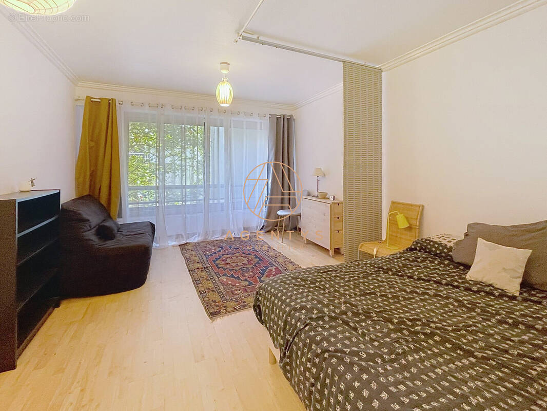 Appartement à PARIS-19E