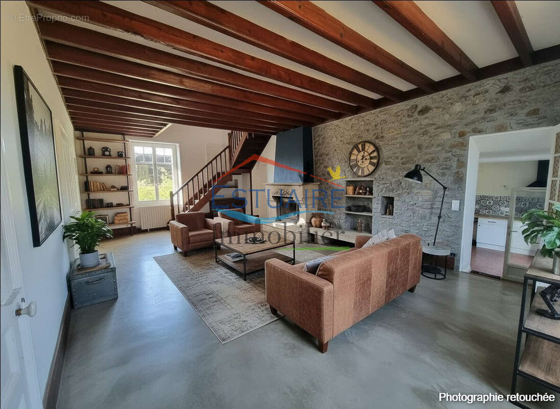 Maison à SAINT-ETIENNE-DE-MONTLUC