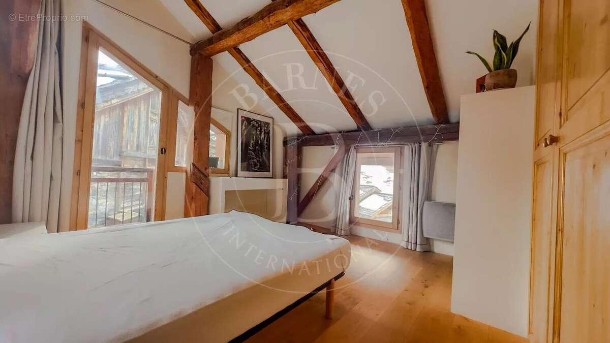 Maison à LES ALLUES