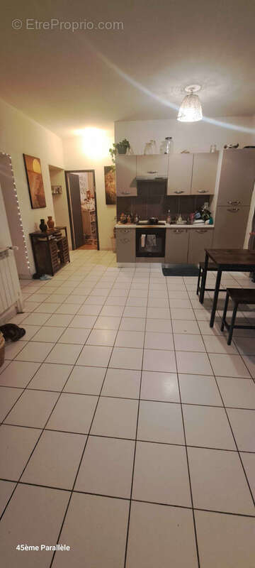 Appartement à MAUVES