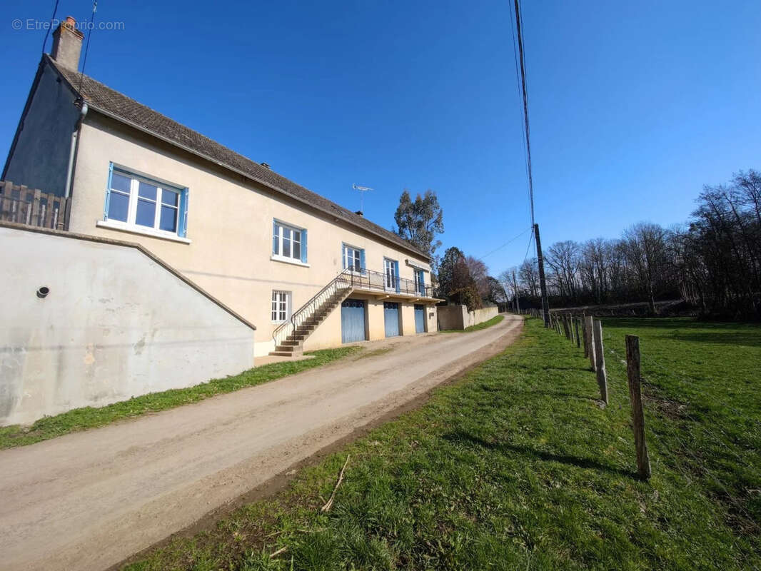 Maison à TAMNAY-EN-BAZOIS