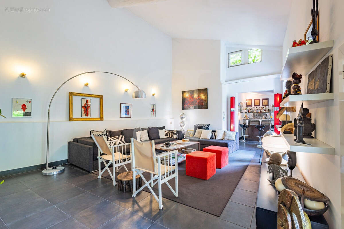 Maison à L'ISLE-SUR-LA-SORGUE