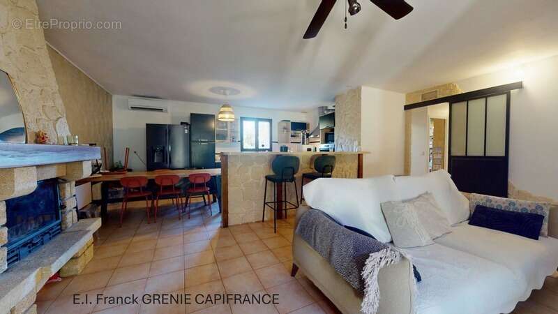 Maison à LA ROQUEBRUSSANNE