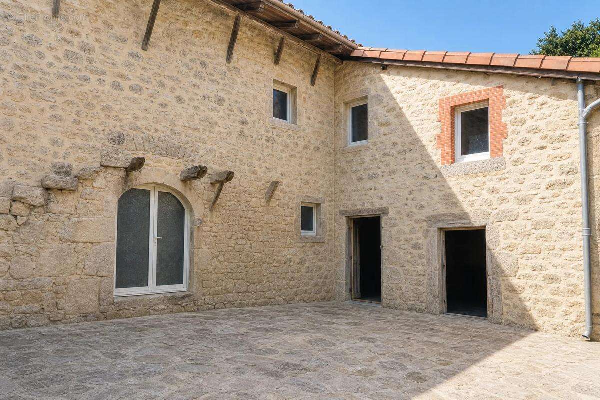 Maison de 3 pièces de 190 m² à Parlan - photo 16