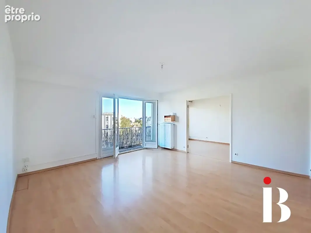 NANTES LONGCHAMP Dernier étage avec balcon et garage - photo 3