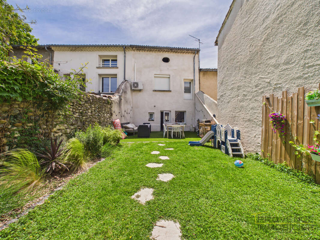 Maison à MONTELIMAR