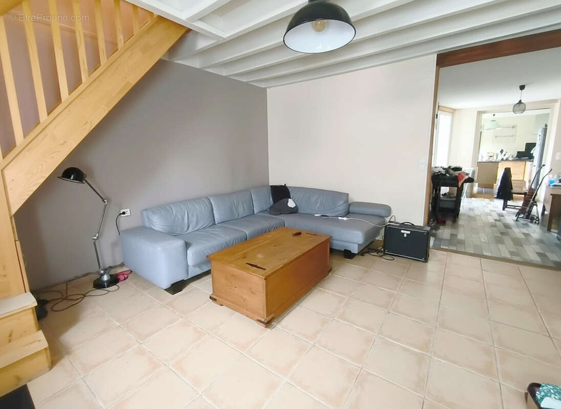 Maison à SAINT-OUEN-EN-BELIN