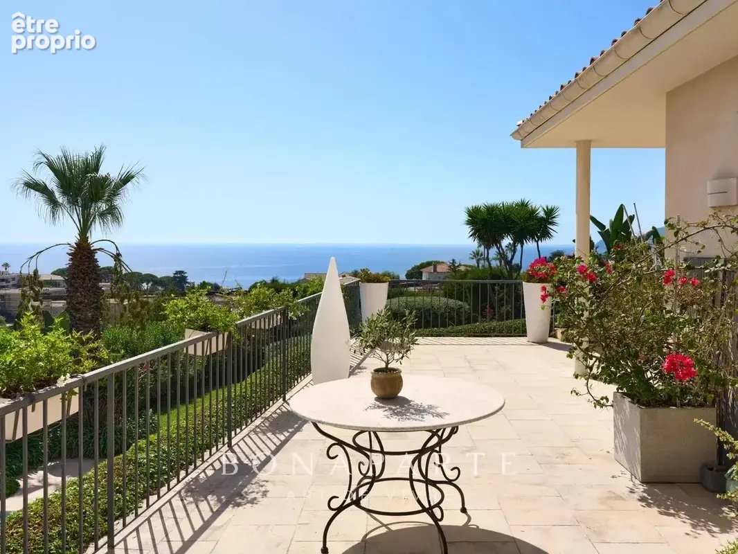 Elégante propriété à la vue mer panoramique - photo 3
