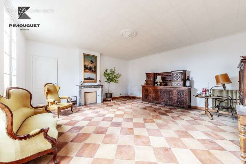 Maison à SAINT-EMILION