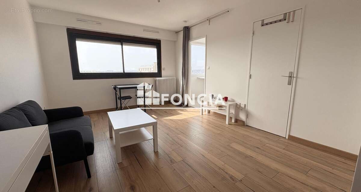 Appartement à FRESNES