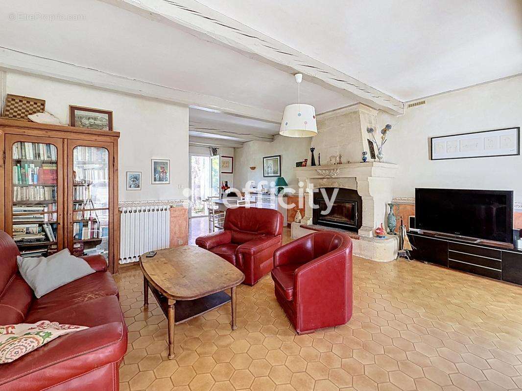 Maison 178 m² à Saint-Remy-De-Provence  - photo 3
