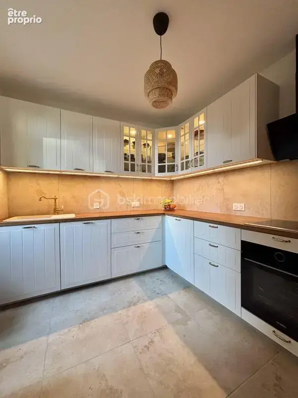 À découvrir sur la commune de Sainte-Hélène-du-Lac, entre Grenoble, Albertville et Chambéry une maison de 272m² F7 - photo 7