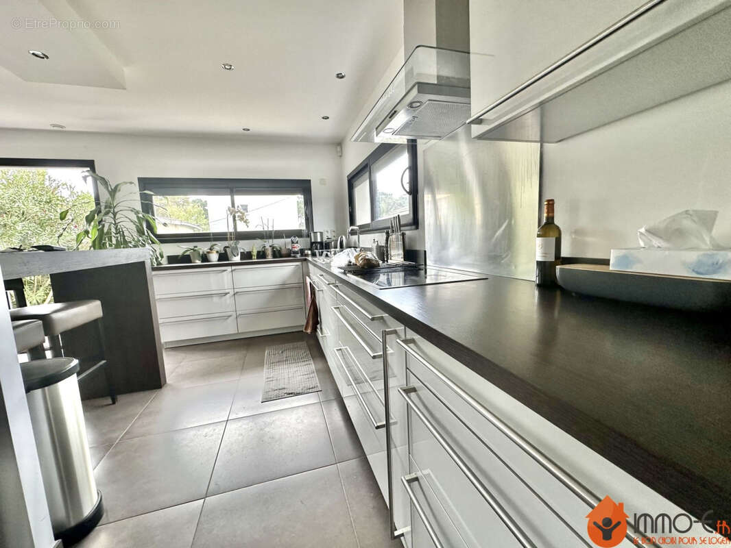 Maison à VILLENAVE-D'ORNON