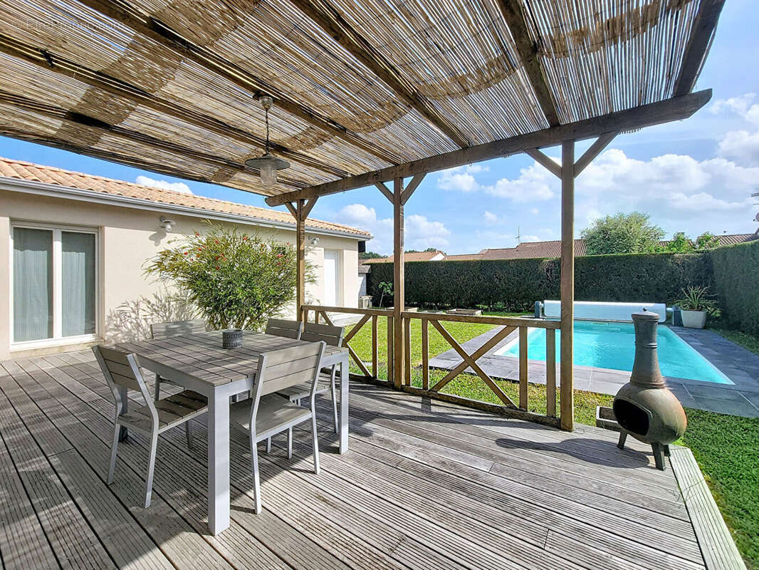 Maison à PAREMPUYRE