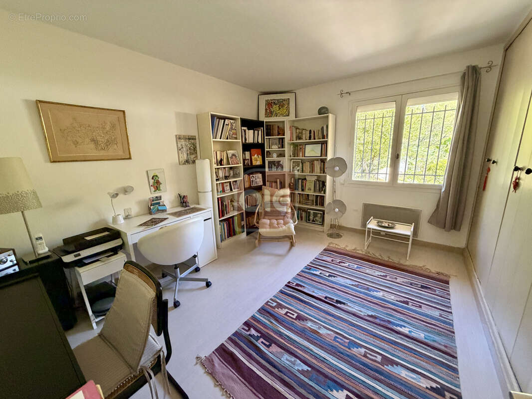 EXCLUSIVITÉ A.I.E.: Sur une parcelle piscinable de 2243 m2, Villa familiale de plus de 150 m2 habitables - photo 14