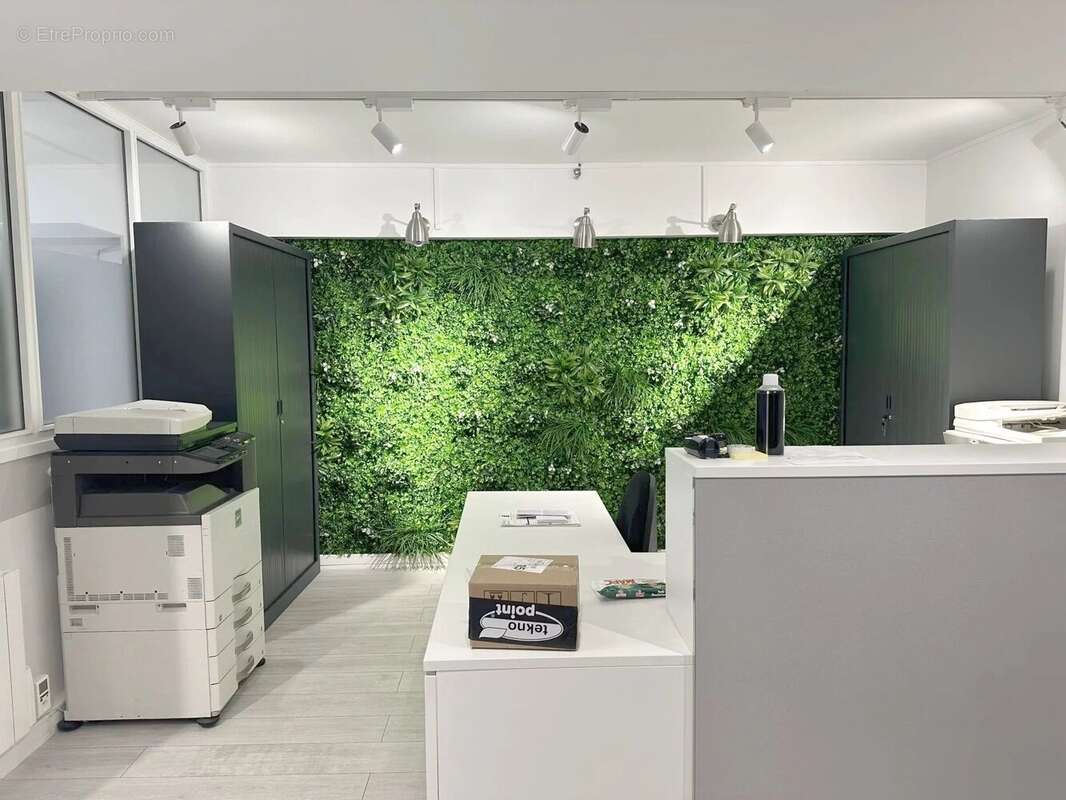 Commerce à PARIS-16E