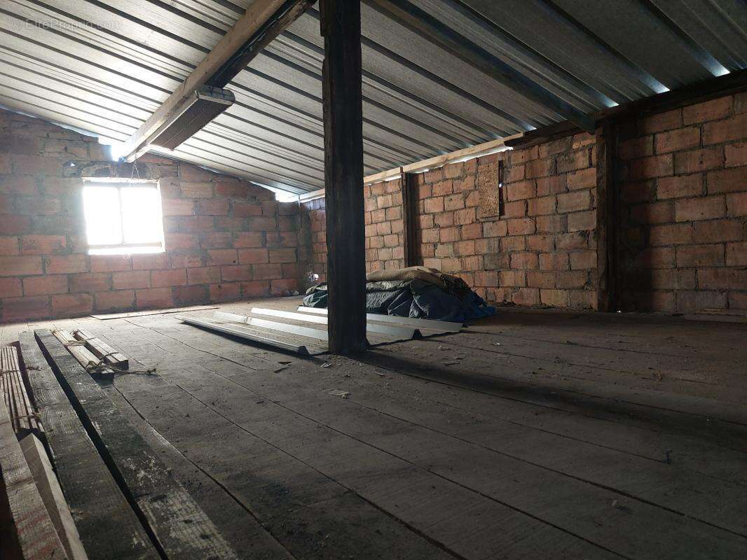 Maison à YVRE-L'EVEQUE