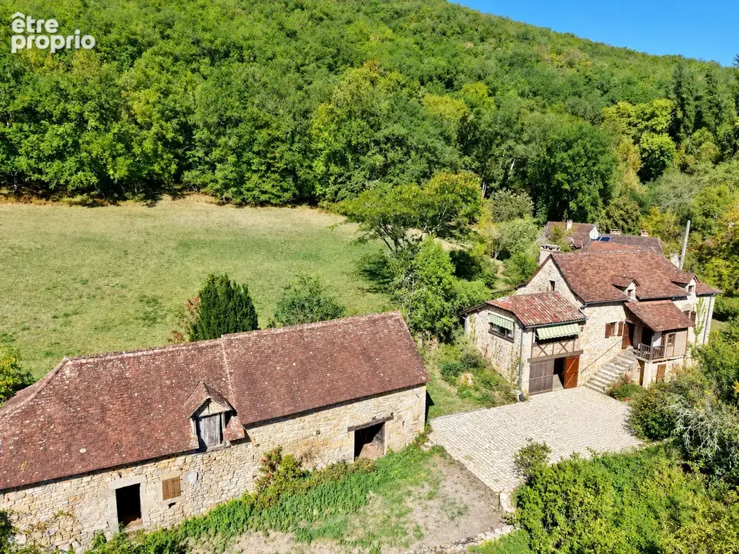 Maison de caractère avec grange et plus de 2,5 ha de terrain - photo 3