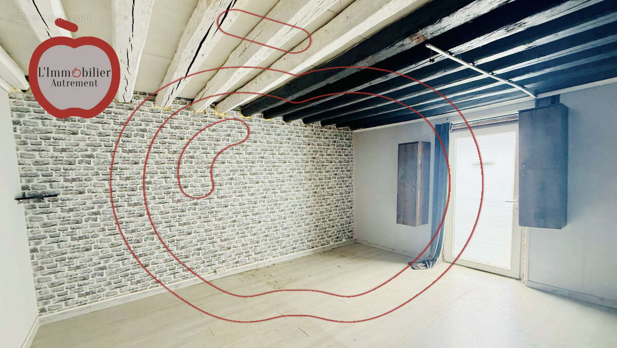 Propriete de caractere :  2 maisons avec dependances a renover - 1 h 15 de paris - photo 4