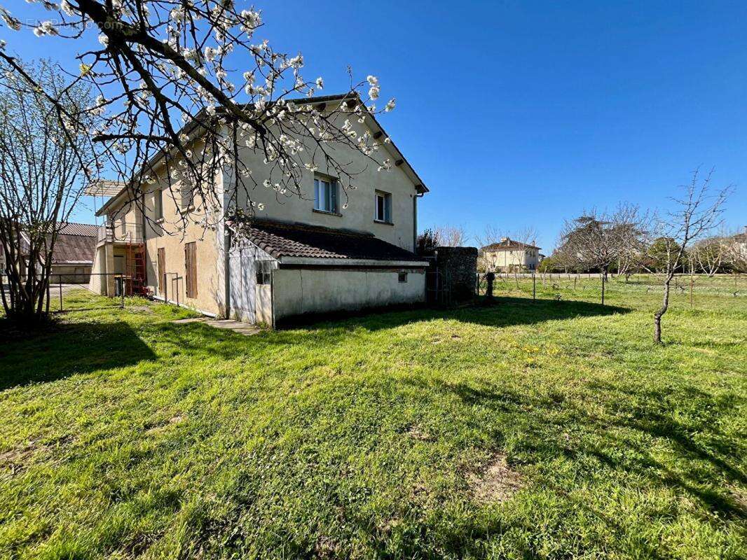 Maison à COLAYRAC-SAINT-CIRQ