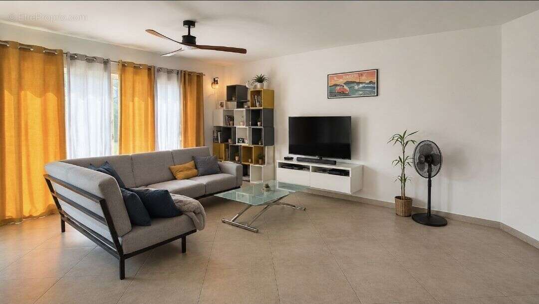 Maison 150 m² à Saint-Drezery  - photo 2
