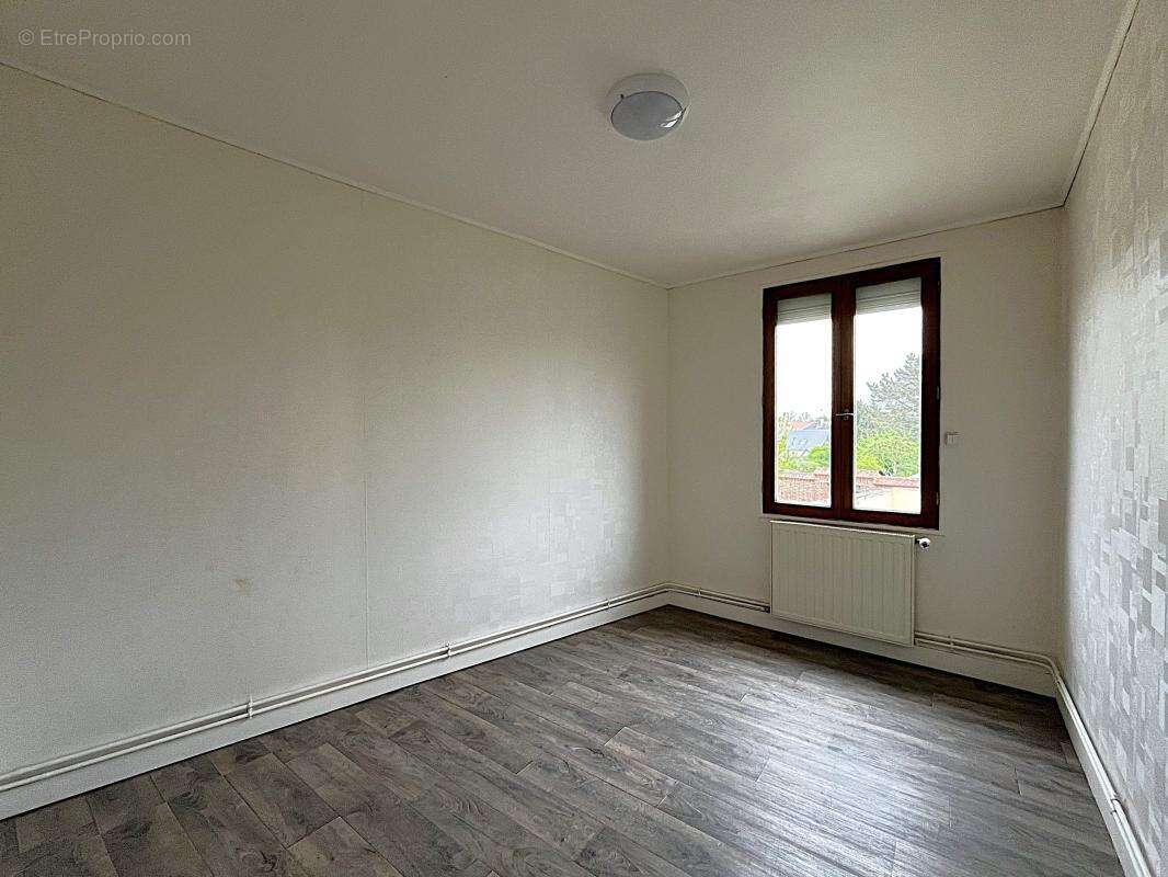 Maison à FEUQUIERES
