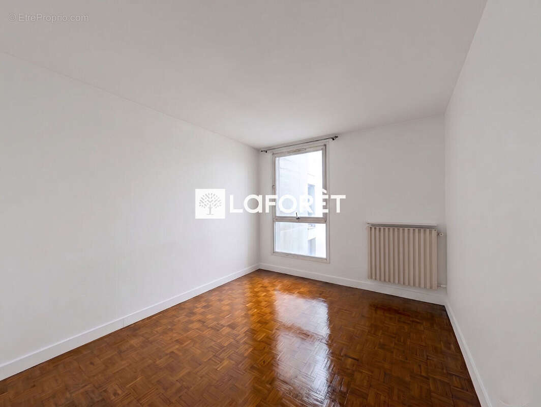 Appartement à PARIS-14E
