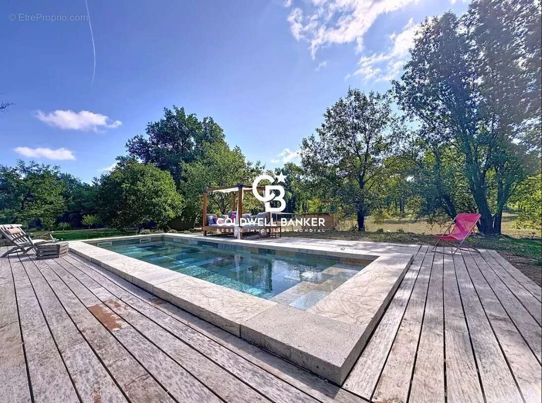 Maison à TOURRETTES