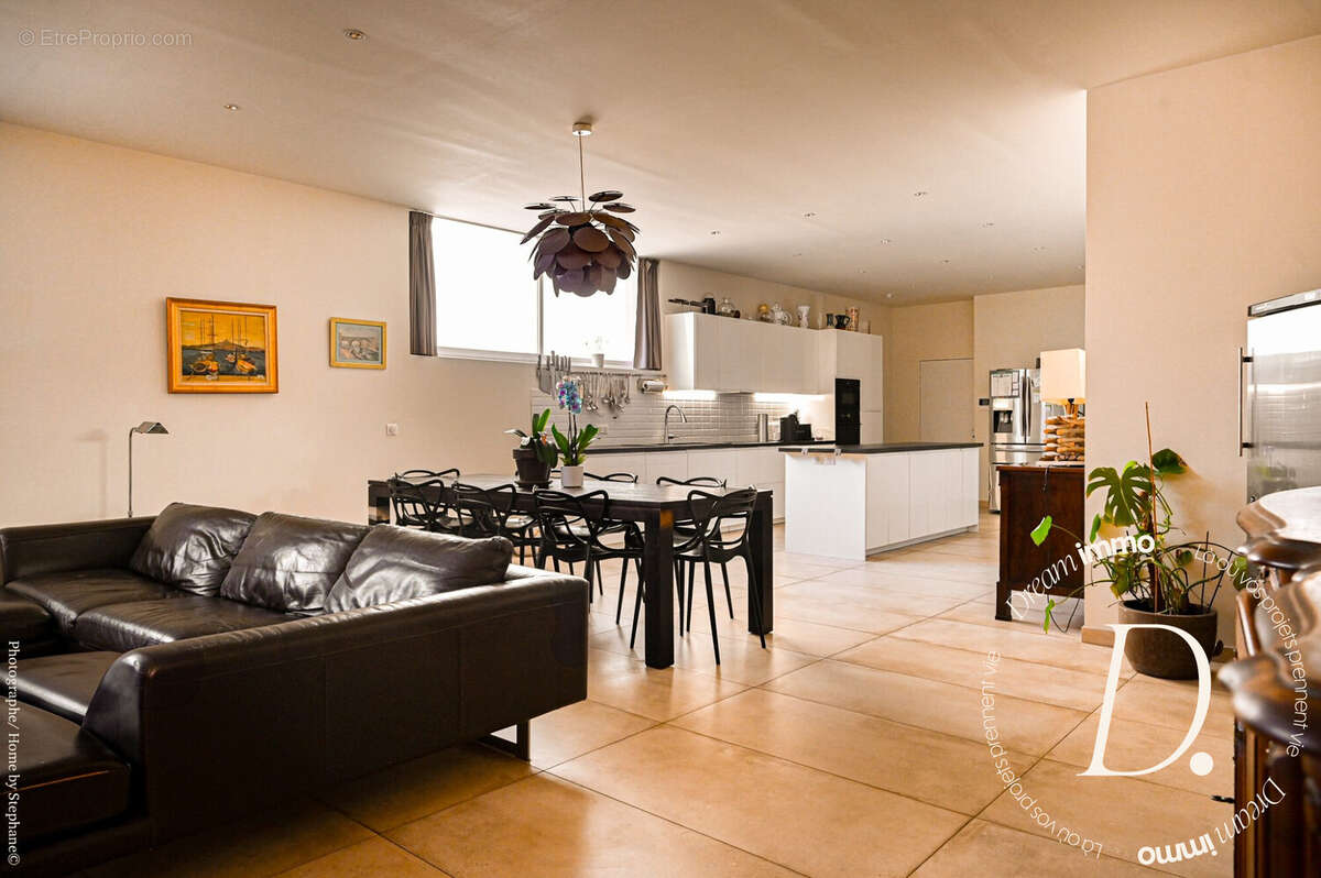 Appartement à MARSEILLE-5E