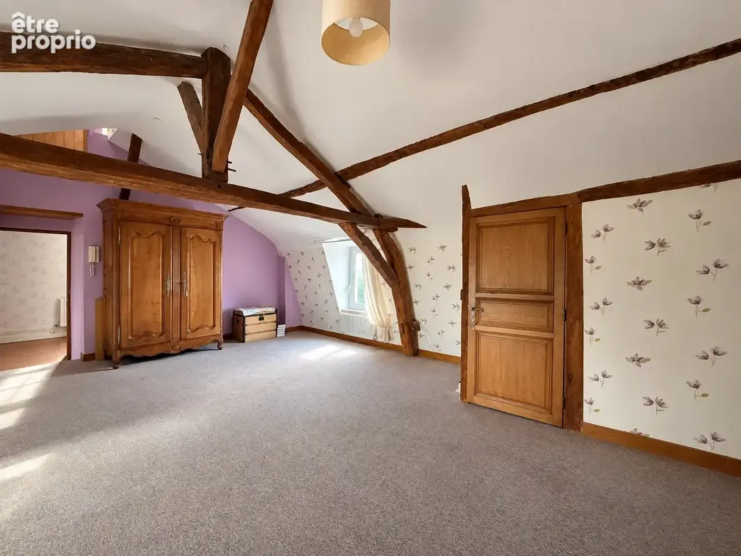 Une maison en tuffeau pleine de potentiel avec piscine et dépendances à Saumur - photo 7