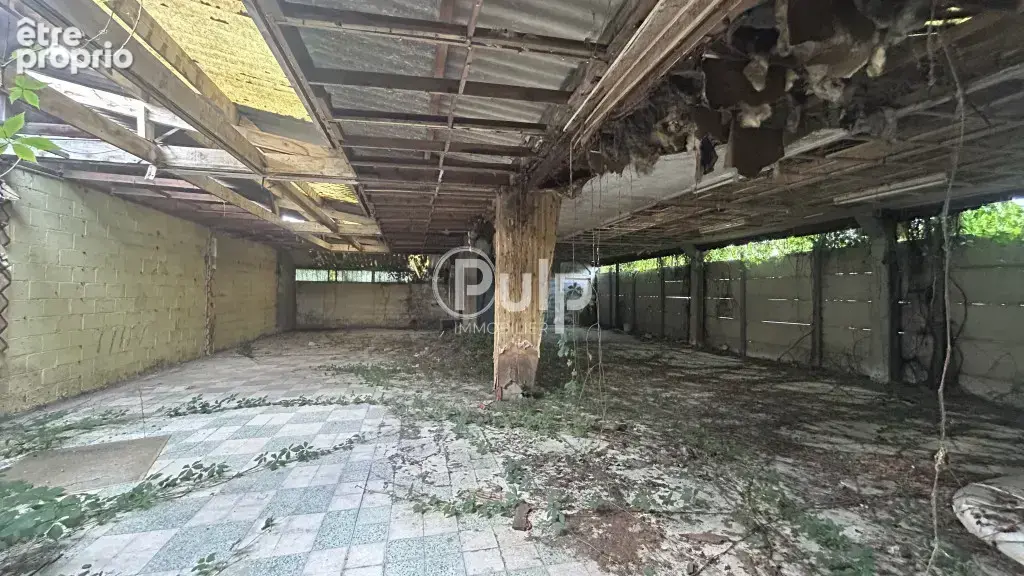 Immeuble de rapport - 2 appartements - Local commercial - Hangar 200 m2 - photo 6