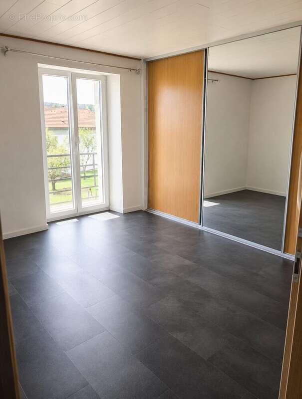 Appartement 182 m² à Oye-Et-Pallet  - photo 4