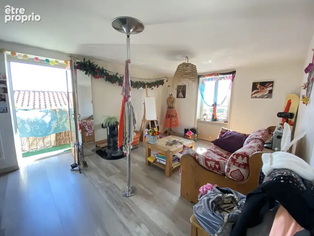 T2 au coeur du village - photo 3