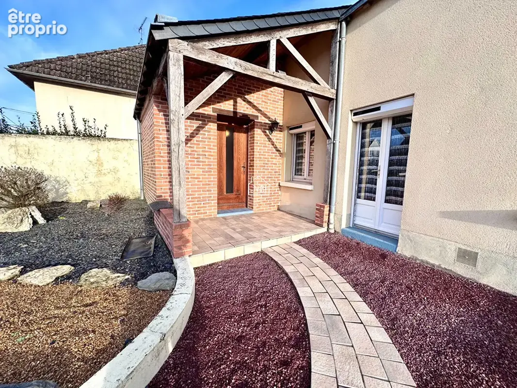 À VENDRE Propriété 5 pièces sur terrain 1300 m2 LAVAL CENTRE - photo 2