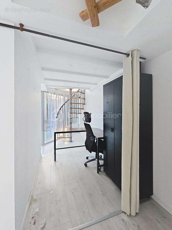 Commerce à LA GRANDE-MOTTE