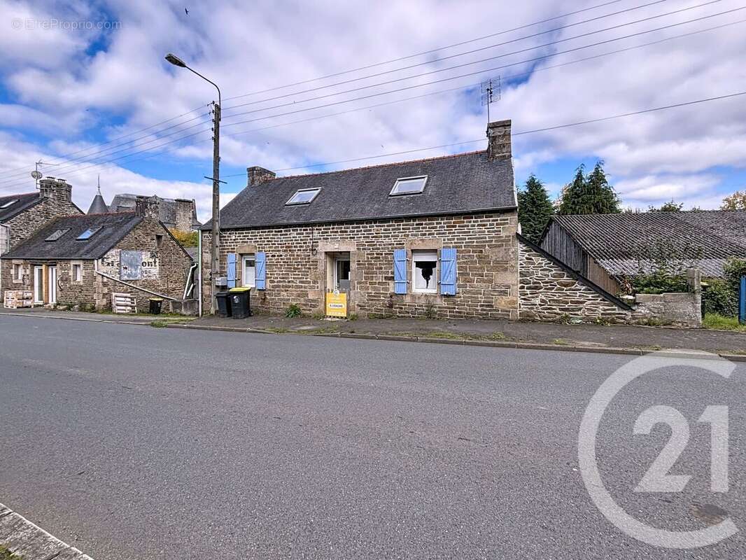 Maison à BELLE-ISLE-EN-TERRE