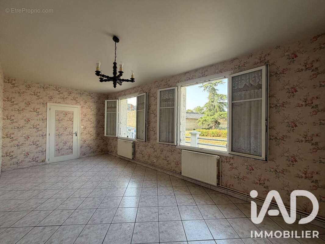 Maison 90 m² à Airvault  - photo 5