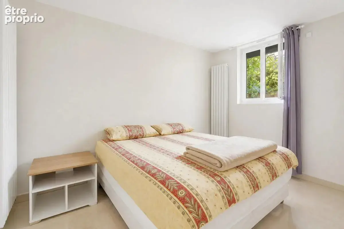 Maison de 10 pièces de 250 m² à Châtillon - photo 8
