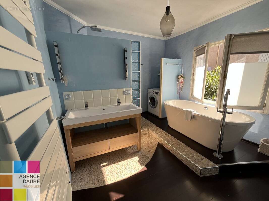 Maison à VILLENEUVE-LES-BEZIERS