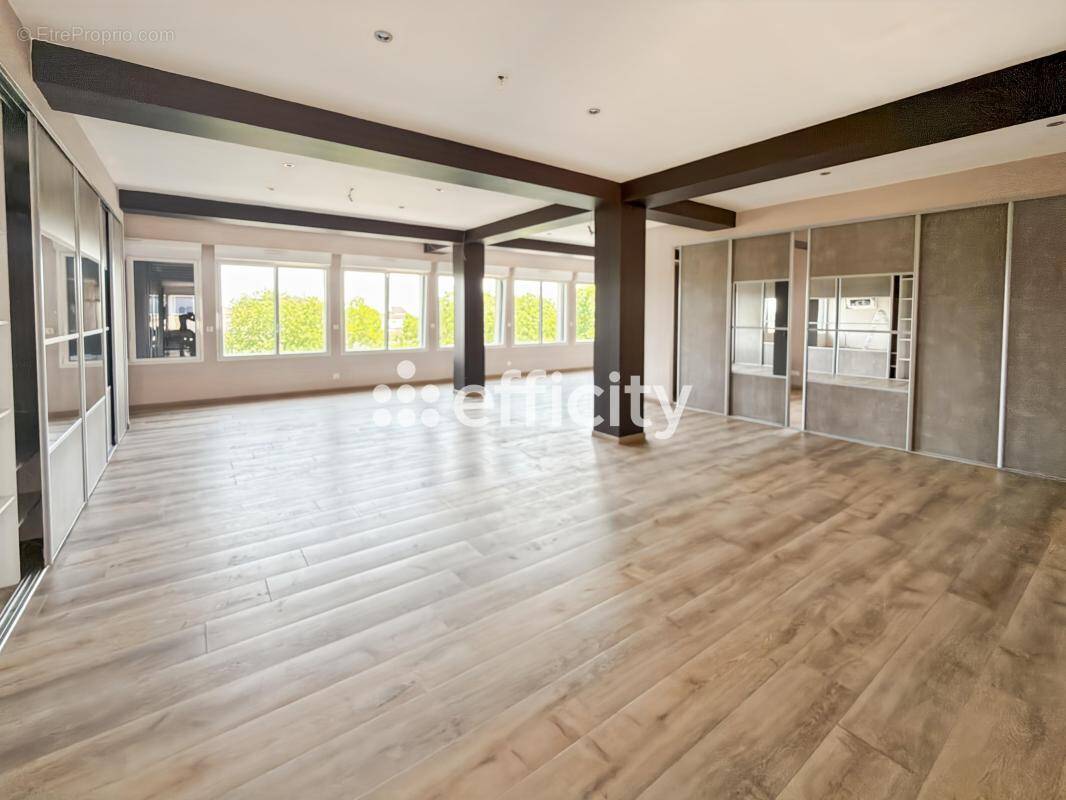 Appartement à SAINTES