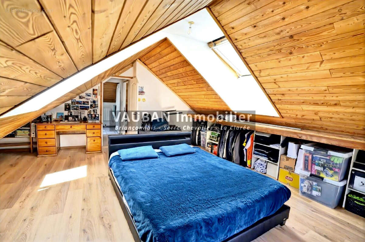 Spacieux duplex de type 4 avec balcon, Résidence récente, à Saint-Martin-de-Queyrières, à 5 min de Briançon - photo 4