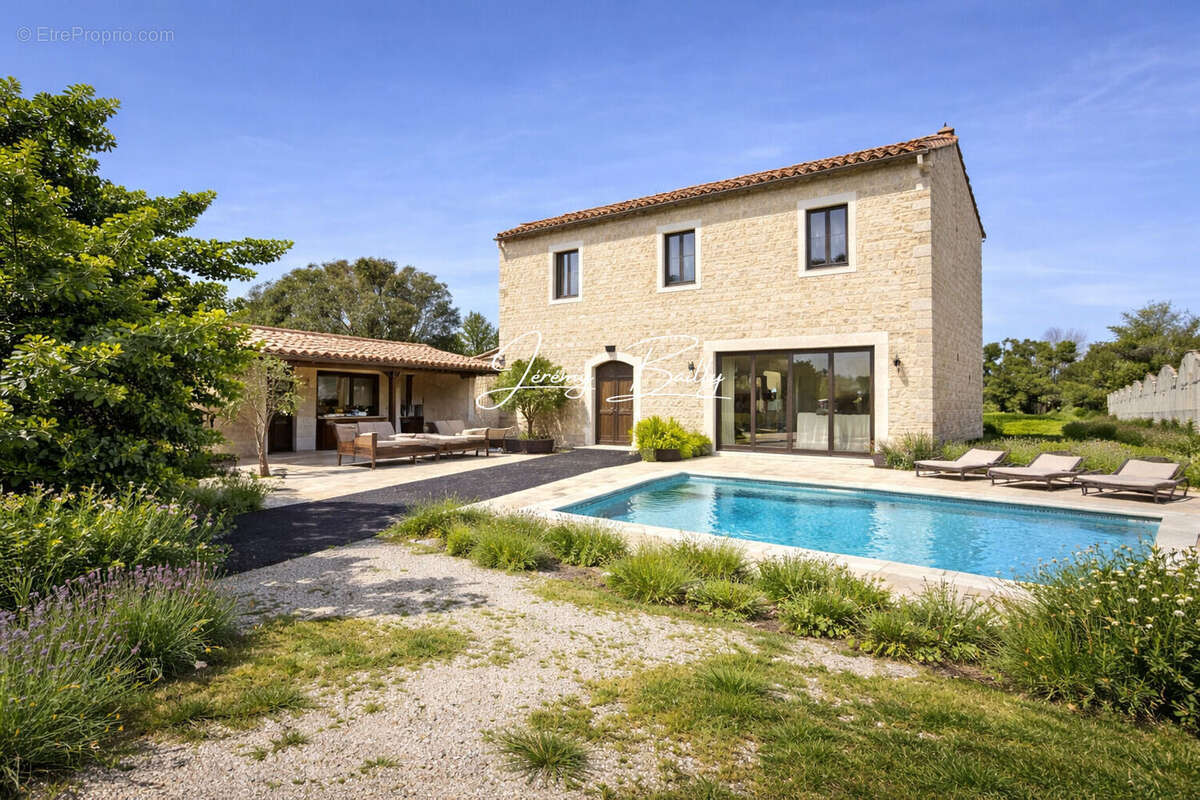 Maison à SAINT-ESTEVE