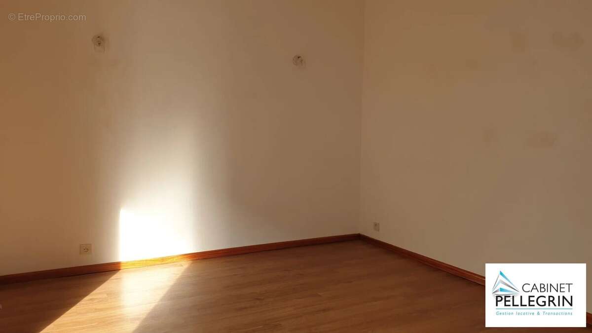Appartement à MARSEILLE-4E