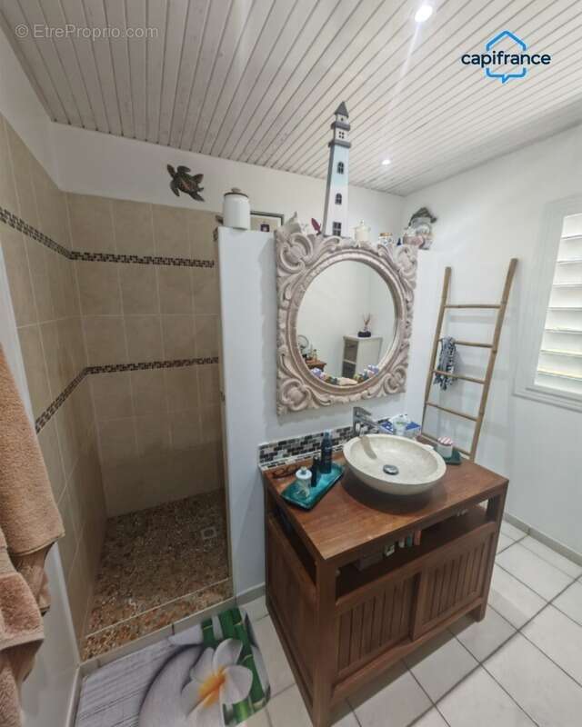 Maison à LES TROIS-ILETS