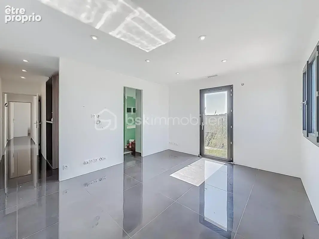 *** superbe villa contemporaine de 247 m² – grand garage de 110 m² – nissan-lez-enserune *** - photo 24