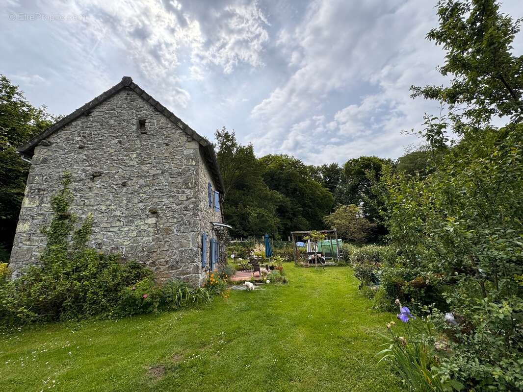 Maison à SAINT-JULIEN-LE-PETIT