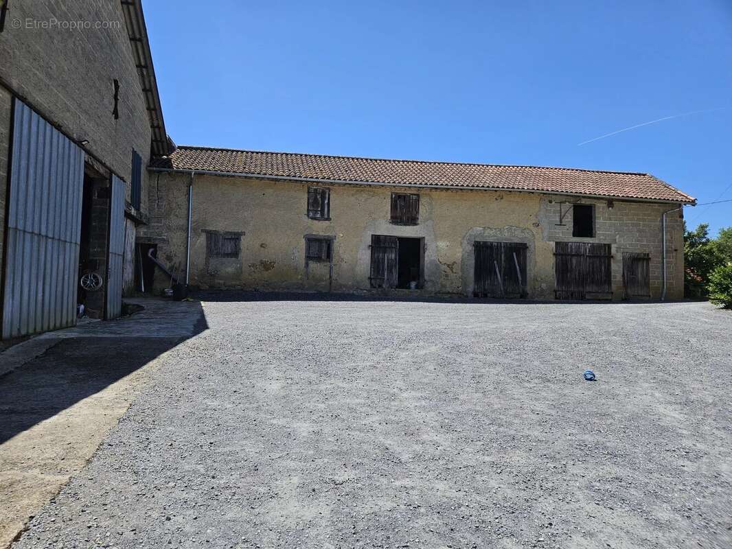 Maison à MAUMUSSON-LAGUIAN